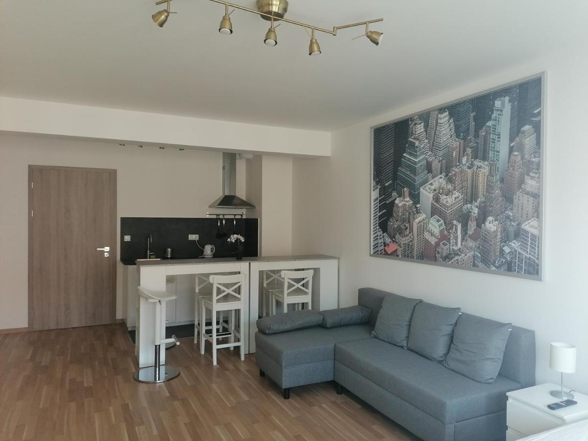 Brand New Two #64 In Elite Rezidence With Free Secure Parking * Praag